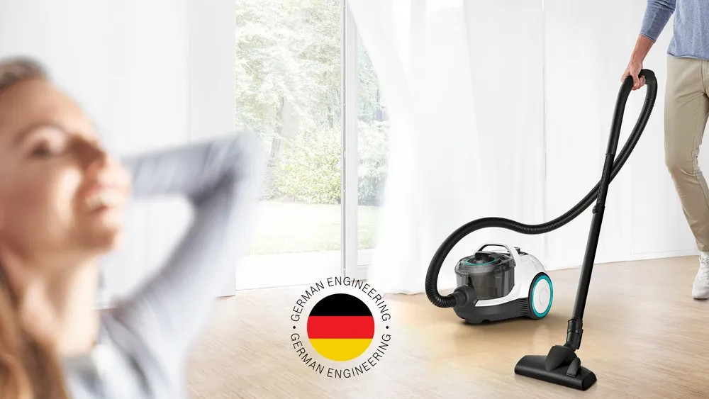 Series 4 Bagless Vacuum Cleaner – 2000W, ProHygienic, Power AirCycle, 3 Accessories, White | Bosch BGS21WHYG
