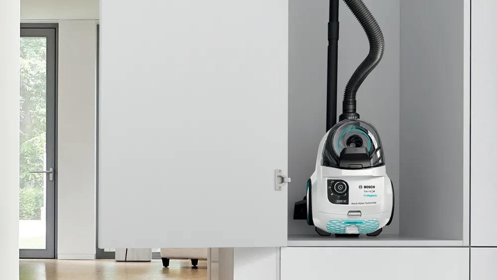 Series 4 Bagless Vacuum Cleaner – 2000W, ProHygienic, Power AirCycle, 3 Accessories, White | Bosch BGS21WHYG