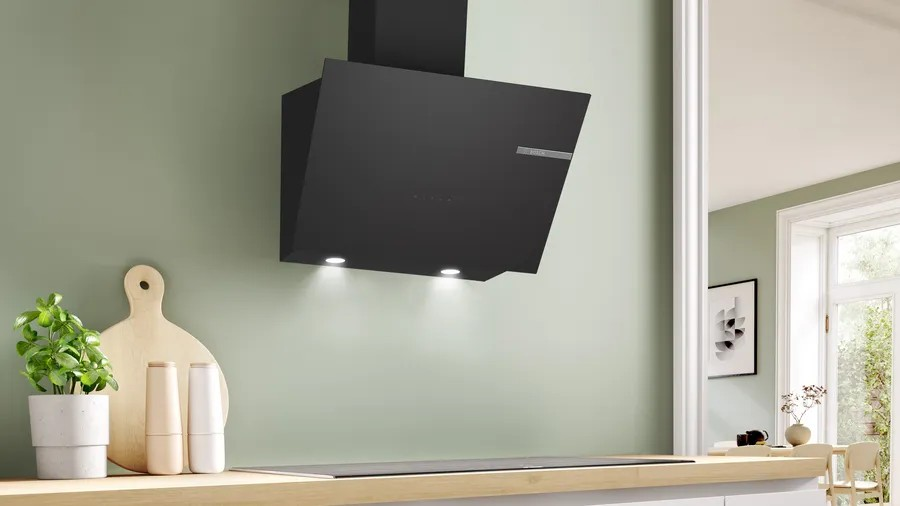 Series 4 Wall-Mounted Cooker Hood – 60 cm, 700 m³/h Extraction, LED Lights, Black Glass | Bosch DWK66PJ60T