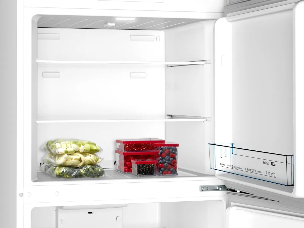 Series 4 Top Freezer Refrigerator – 453L Net Capacity, NoFrost, VitaFresh, 186x70 cm, Stainless Steel Look | Bosch KDN55NL2E8