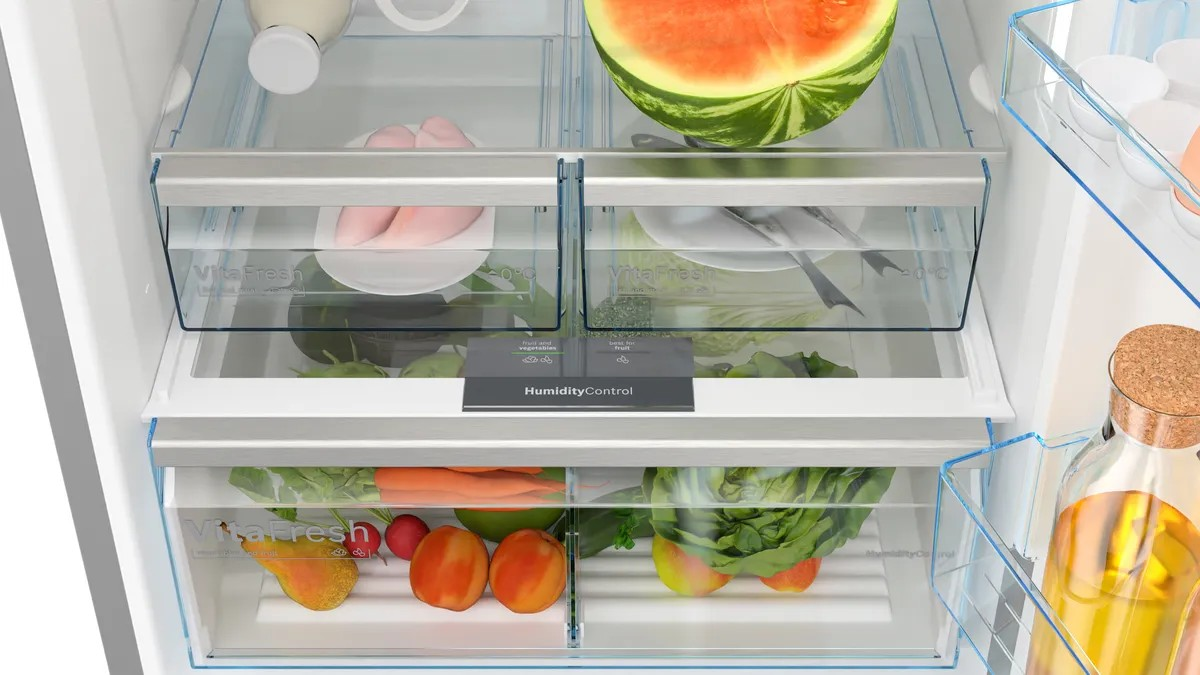Series 6 Bottom Freezer Refrigerator – 526L Net Capacity, NoFrost, EasyAccess Shelves, 186x75 cm, Anti-Fingerprint Steel | Bosch KGN76CI3E8