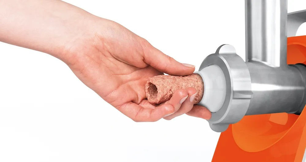 CompactPower Meat Mincer – 1600W Max Power, Citrus Press, Kebbe & Sausage Attachments, White with Soft Orange | Bosch MFW3630I