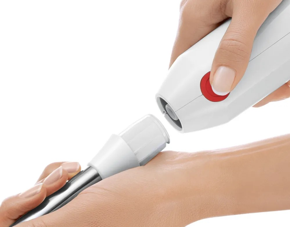 ErgoMixx Hand Blender – 450W, QuattroBlade, Turbo Button, Beaker Included, White & Red | Bosch MSM64110