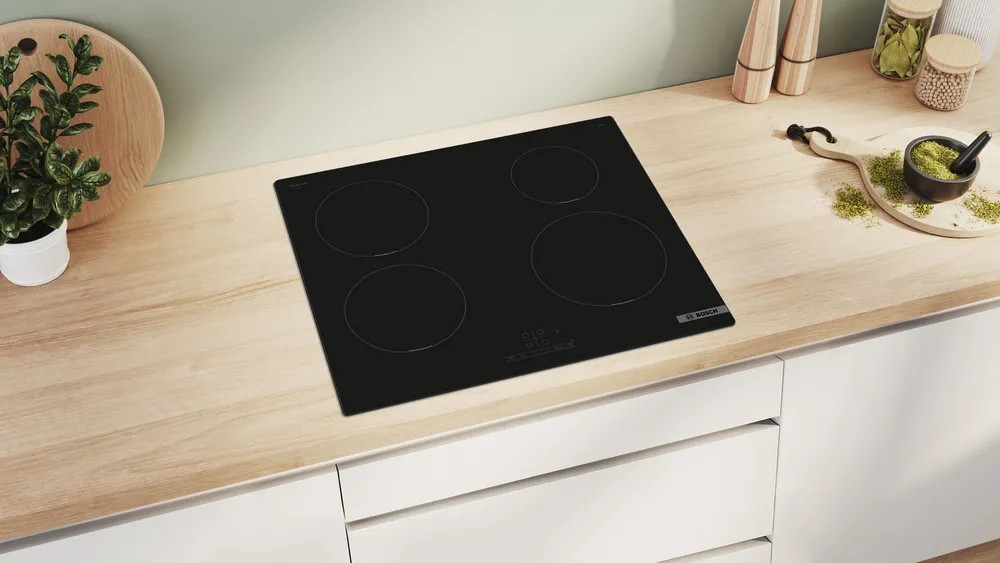 Series 4 Induction Hob – 60cm, Black, TouchSelect, PowerBoost, 4 Cooking Zones | Bosch PUE611BB5E