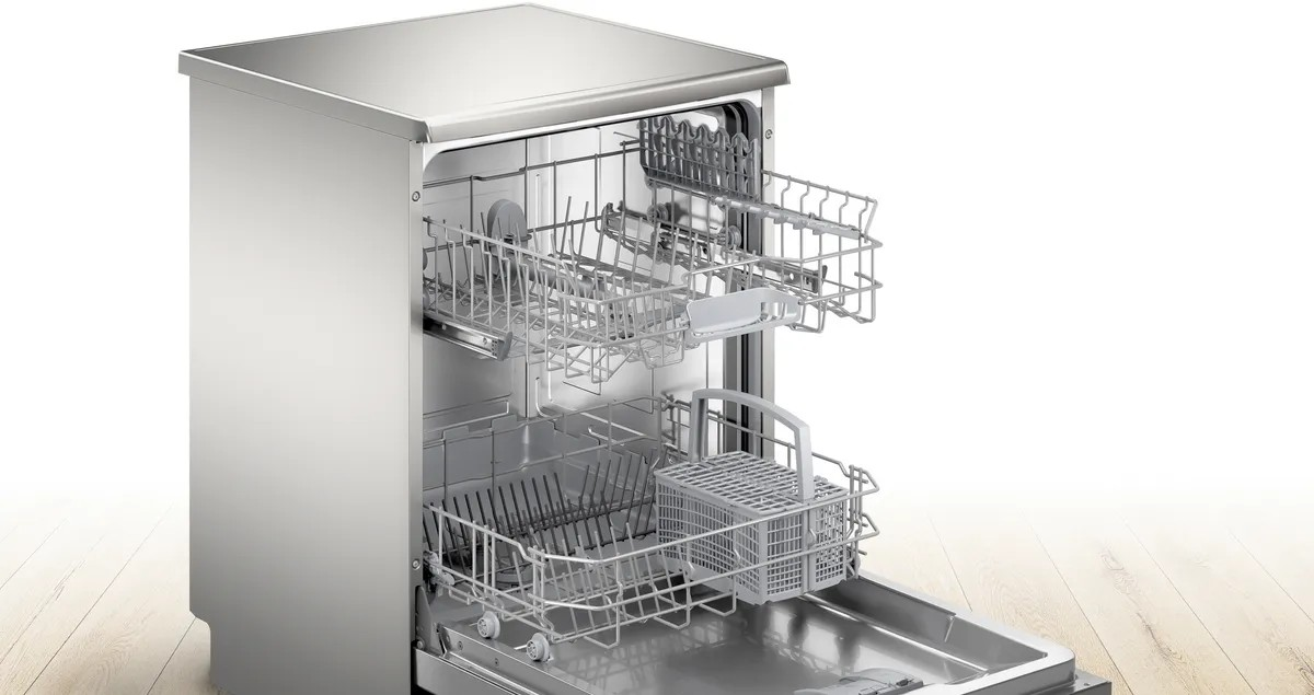 Series 2 Freestanding Dishwasher – 12 Place Settings, 60 cm, SilencePlus, VarioSpeed, Brushed Steel Anti-Fingerprint | Bosch SMS25AI00V