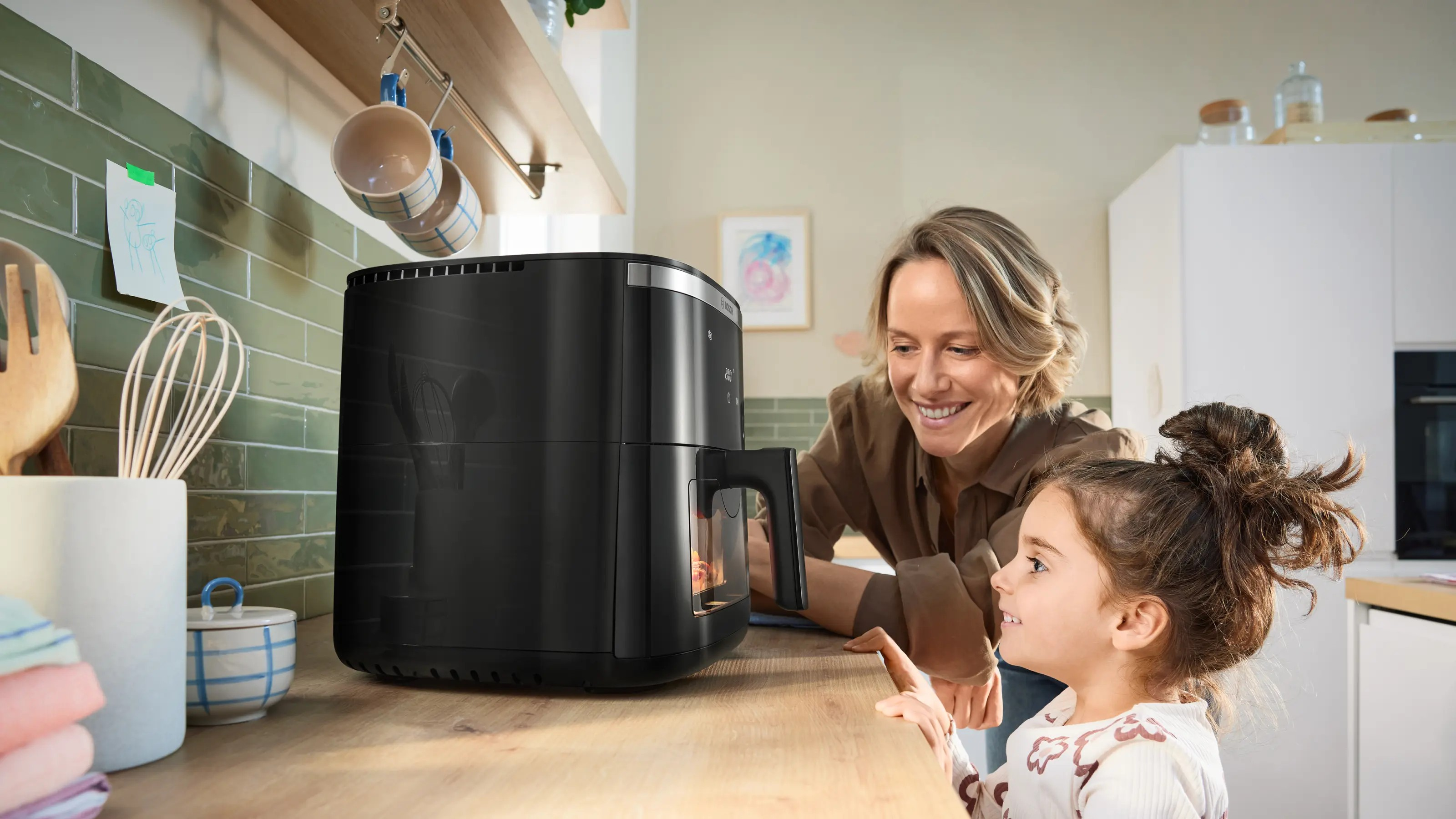 قلاية هوائية سيريس 6 – سعة 7.2 لتر، 8 برامج طهي، بدون تسخين مسبق، طهي صحي بزيت أقل، أسود | بوش MAF671B0